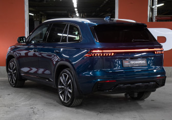 Подержанный автомобиль Geely Monjaro 2023 года (7 фото)