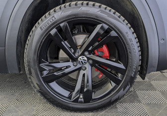 Подержанный автомобиль Volkswagen Teramont 2023 года (12 фото)