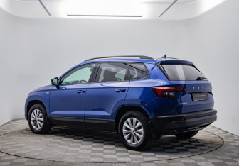 Подержанный автомобиль Skoda Karoq 2021 года (7 фото)