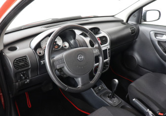 Подержанный автомобиль Opel Corsa 2006 года (9 фото)