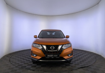 Подержанный автомобиль Nissan X-Trail 2019 года (2 фото)