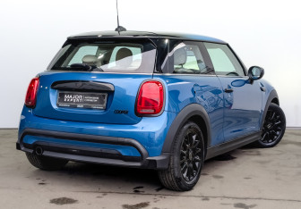 Подержанный автомобиль MINI Hatch 2021 года (5 фото)