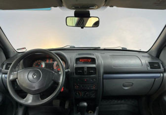 Подержанный автомобиль Renault Symbol 2007 года (12 фото)