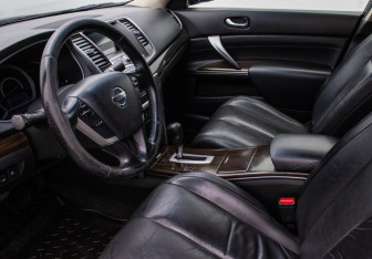 Подержанный автомобиль Nissan Teana 2013 года (10 фото)