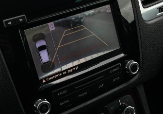 Подержанный автомобиль Volkswagen Touareg 2013 года (20 фото)