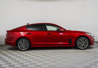 Подержанный автомобиль Kia Stinger 2019 года (4 фото)