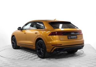 Подержанный автомобиль Audi Q8 2018 года (7 фото)