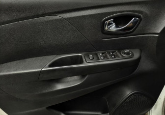 Подержанный автомобиль Renault Kaptur 2018 года (14 фото)