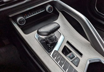 Подержанный автомобиль Geely Coolray 2022 года (21 фото)