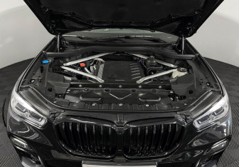 Подержанный автомобиль BMW X5 2021 года (10 фото)