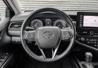Подержанный автомобиль Toyota Camry Sedan 2021 года (21 фото)