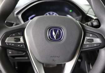 Подержанный автомобиль Changan Alsvin 2023 года (10 фото)