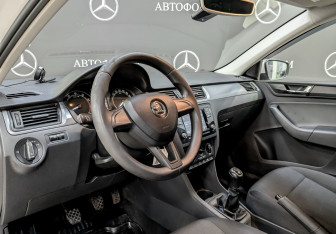 Подержанный автомобиль Skoda Rapid Liftback 2019 года (16 фото)