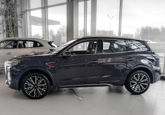 Новый Hongqi HS5 2024 (3 фото)