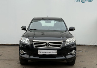 Подержанный автомобиль Toyota RAV4 2010 года (2 фото)