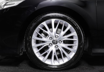 Подержанный автомобиль Toyota Camry Sedan 2018 года (25 фото)