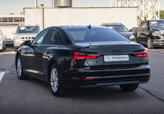 Подержанный автомобиль Audi A6 Sedan 2021 года (7 фото)