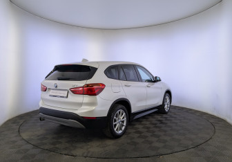Подержанный автомобиль BMW X1 2017 года (5 фото)