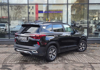 Подержанный автомобиль Kia Seltos 2021 года (8 фото)