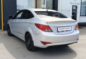 Подержанный автомобиль Hyundai Solaris Sedan 2016 года (7 фото)