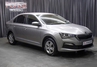 Подержанный автомобиль Skoda Rapid Liftback 2020 года (3 фото)