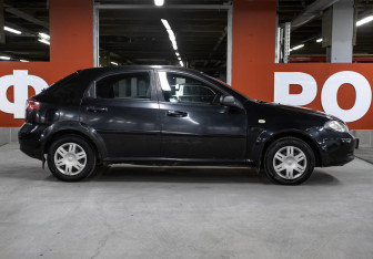 Подержанный автомобиль Chevrolet Lacetti Hatchback 2007 года (4 фото)