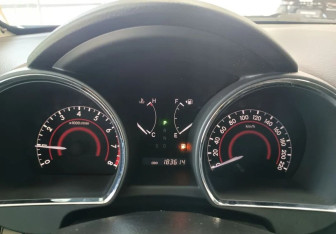 Подержанный автомобиль Toyota Highlander 2012 года (11 фото)