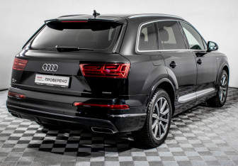 Подержанный автомобиль Audi Q7 2019 года (5 фото)