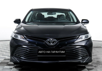 Подержанный автомобиль Toyota Camry Sedan 2019 года (2 фото)