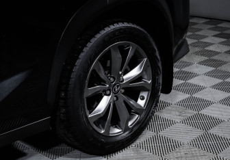 Подержанный автомобиль Lexus NX 2018 года (15 фото)