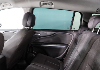 Подержанный автомобиль Opel Zafira Compactvan 2016 года (9 фото)