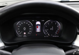 Подержанный автомобиль Volvo XC40 2019 года (11 фото)