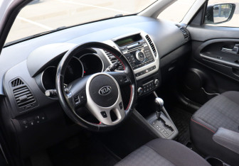 Подержанный автомобиль Kia Venga 2014 года (7 фото)