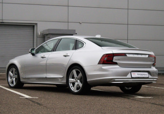 Подержанный автомобиль Volvo S90 2020 года (7 фото)