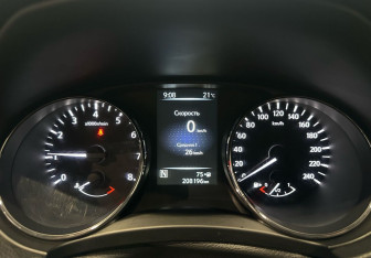 Подержанный автомобиль Nissan Qashqai 2016 года (14 фото)
