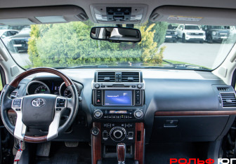 Подержанный автомобиль Toyota Land Cruiser Prado 2017 года (10 фото)