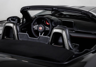 Подержанный автомобиль Fiat 124 Spider 2017 года (19 фото)