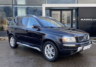 Подержанный автомобиль Volvo XC90 2014 года (3 фото)