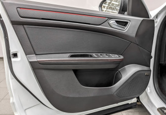 Подержанный автомобиль Renault Arkana 2021 года (20 фото)