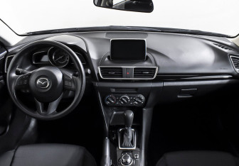 Подержанный автомобиль Mazda 3 Sedan 2015 года (9 фото)