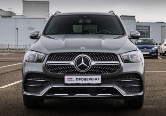 Подержанный автомобиль Mercedes-Benz GLE 2021 года (3 фото)