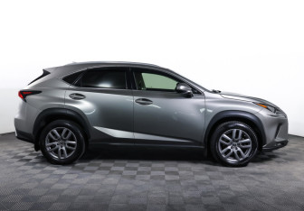 Подержанный автомобиль Lexus NX 2017 года (4 фото)