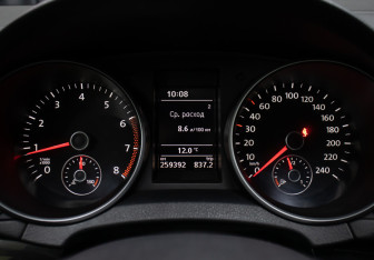 Подержанный автомобиль Volkswagen Golf Hatchback 2012 года (11 фото)