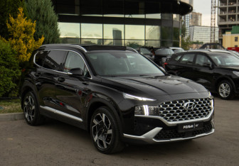 Подержанный автомобиль Hyundai Santa Fe 2021 года (2 фото)