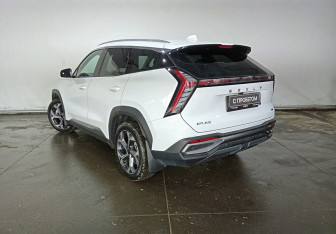 Подержанный автомобиль Geely Atlas 2024 года (7 фото)