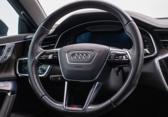 Подержанный автомобиль Audi A7 2019 года (15 фото)