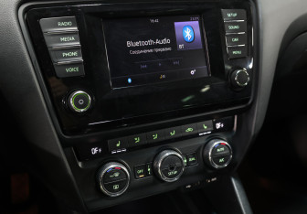 Подержанный автомобиль Skoda Octavia Liftback 2014 года (16 фото)