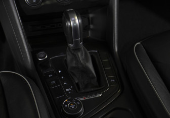 Подержанный автомобиль Volkswagen Tiguan 2018 года (19 фото)