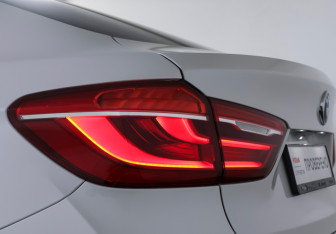 Подержанный автомобиль BMW X6 2016 года (20 фото)