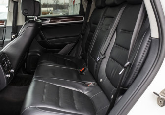 Подержанный автомобиль Volkswagen Touareg 2012 года (10 фото)